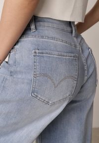 Born2be - Niebieskie Jeansowe Szorty z Bawełny w Stylu Bermudów z Szerokimi Nogawkami Neamemenis. Okazja: na co dzień, na spacer, na imprezę. Kolekcja: plus size. Kolor: niebieski. Materiał: bawełna, jeans. Sezon: lato. Styl: elegancki, casual #6