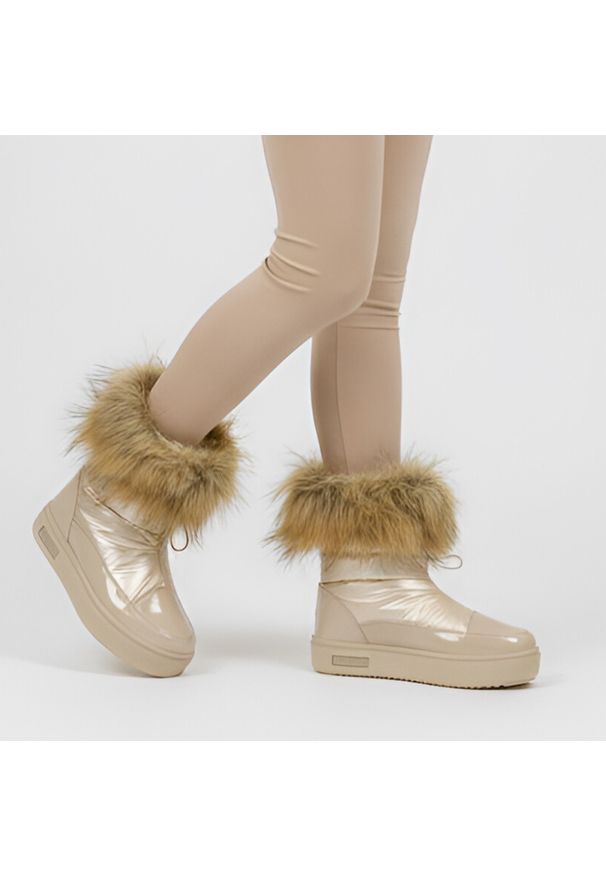 Big-Star - Beżowe Śniegowce Big Star Damskie Zimowe Buty. Kolor: beżowy. Materiał: syntetyk, skóra ekologiczna, futro. Szerokość cholewki: normalna. Wzór: aplikacja. Sezon: zima