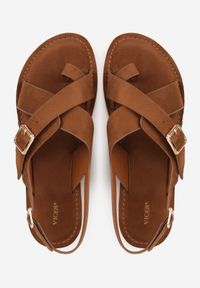 Born2be - Brązowe Sandały Typu Japonki VICES Ozdobione Klamrą Nanrunia. Okazja: na co dzień. Zapięcie: klamry. Kolor: brązowy. Materiał: koronka. Wzór: aplikacja. Styl: wakacyjny, casual, klasyczny #3