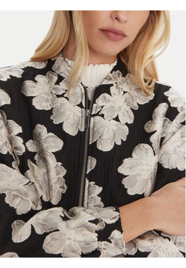 French Connection Kurtka bomber 75ZAF Czarny Boxy Fit. Kolor: czarny. Materiał: syntetyk