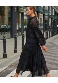 BY CABO - Czarna sukienka ANGELINA. Kolor: czarny. Materiał: wiskoza, jedwab, materiał. Styl: boho, elegancki, glamour #6