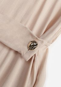 Born2be - Beżowa Wiskozowa Sukienka Koszulowa z Marszczeniem i Guzikiem w Talii Lennatha. Okazja: na co dzień. Kolor: beżowy. Materiał: wiskoza. Typ sukienki: koszulowe. Styl: casual, elegancki, klasyczny #5