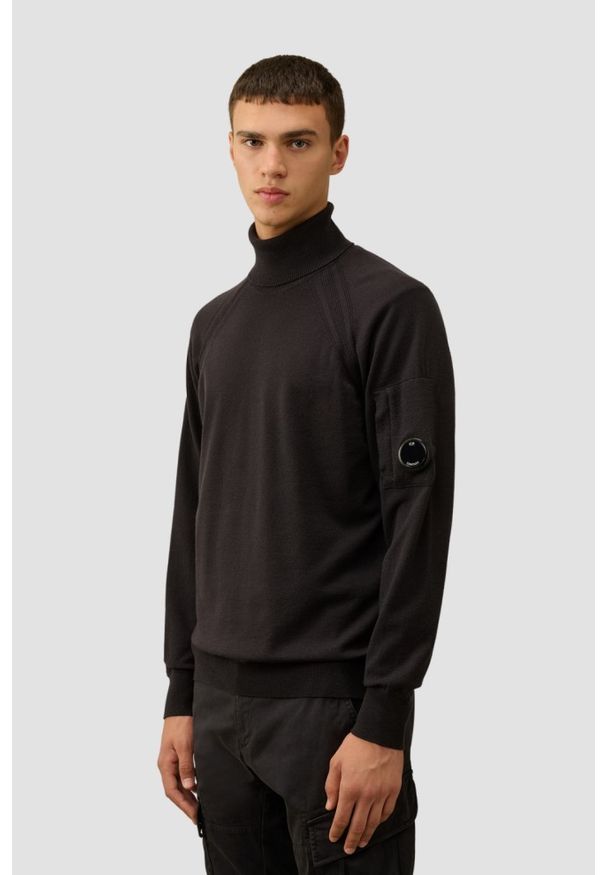 C.P. Company - C.P. COMPANY Czarny męski golf Turtle Neck. Okazja: na co dzień. Typ kołnierza: golf. Kolor: czarny. Materiał: poliester, wełna. Styl: casual, elegancki