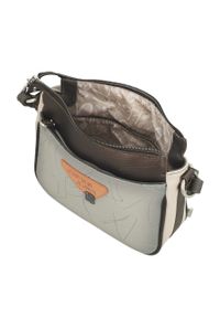 Torebka damska Anekke, listonoszka z dekoracyjnym nadrukiem i metalowym logo zapinana na suwak wyposażona w regulowany pasek oraz ozdobną zawieszkę,. Kolor: brązowy. Wzór: nadruk. Styl: casual, elegancki. Rodzaj torebki: na ramię #4