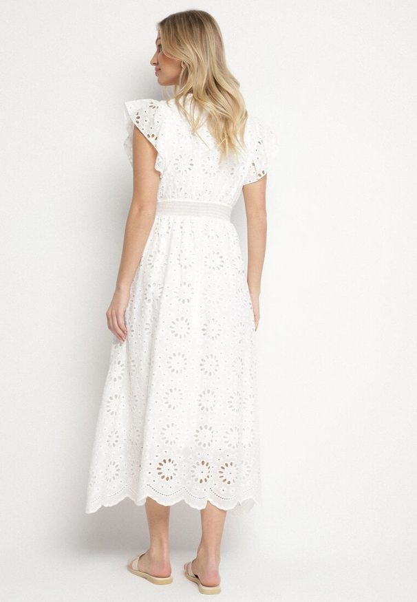 Born2be - Biała Ażurowa Sukienka z Kopertowym Dekoltem i Bufiastymi Rękawami Ldivane. Okazja: na co dzień, na imprezę. Kolor: biały. Wzór: ażurowy. Sezon: lato. Typ sukienki: kopertowe. Styl: casual