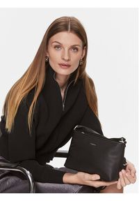 Calvin Klein Torebka Ck Must Xbody Md K60K610927 Czarny. Kolor: czarny. Materiał: skórzane #5