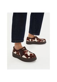 Półbuty Clarks. Kolor: brązowy #1