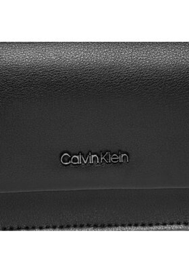 Calvin Klein Saszetka Calm Tailoring K50K511591 Czarny. Kolor: czarny. Materiał: skóra