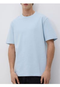 Reserved - T-shirt comfort z nadrukiem na plecach - jasnoniebieski. Kolor: niebieski. Materiał: dzianina, bawełna. Wzór: nadruk #1