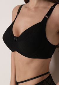 Born2be - Czarny Gładki Biustonosz z Cienkimi Ramiączkami z Siateczki Anzlea. Kolor: czarny. Materiał: tkanina. Wzór: gładki #2