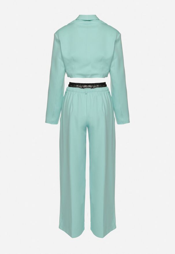 Born2be - Jasnozielony Komplet Krótka Marynarka z Usztywnionymi Miseczkami i Szerokie Spodnie Liozana. Kolor: zielony. Materiał: koronka. Wzór: koronka