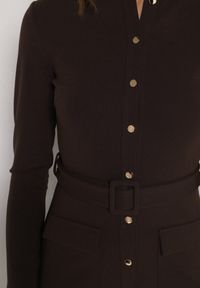 Born2be - Brązowa Sukienka Koszulowa z Wiskozą Guzikami i Paskiem Vetienne. Okazja: na co dzień. Kolor: brązowy. Materiał: wiskoza. Typ sukienki: koszulowe. Styl: casual #5