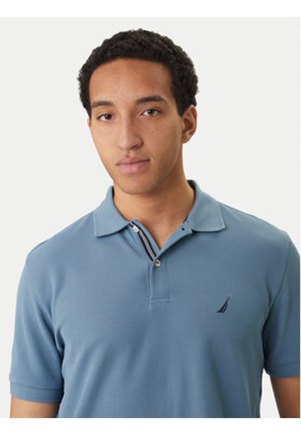 Nautica Polo Cabin NCCR0110 Niebieski Classic Fit. Typ kołnierza: polo. Kolor: niebieski. Materiał: syntetyk, bawełna