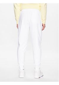 TOMMY HILFIGER - Tommy Hilfiger Spodnie dresowe 1985 MW0MW24521 Biały Regular Fit. Kolor: biały. Materiał: bawełna, dresówka #5