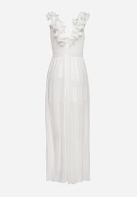 Born2be - Biały Plisowany Kombinezon Koktajlowy Ozdobiony Falbanami z Szerokimi Nogawkami Frelfrea. Kolor: biały. Materiał: materiał. Wzór: aplikacja. Styl: wizytowy #4