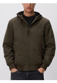 Reserved - Kurtka z kapturem - oliwkowy. Typ kołnierza: kaptur. Kolor: oliwkowy. Materiał: materiał. Wzór: gładki #1