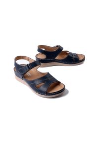HELIOS KOMFORT 142 041 granat 2, sandały damskie. Kolor: niebieski. Materiał: skóra. Obcas: na koturnie