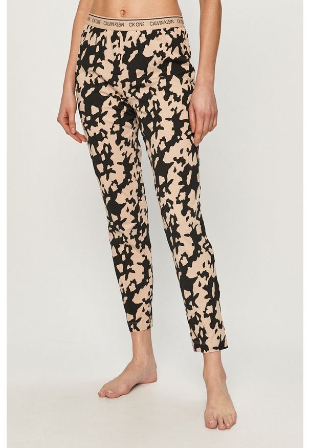Calvin Klein Underwear - Spodnie piżamowe. Kolor: wielokolorowy. Materiał: bawełna, dzianina, elastan