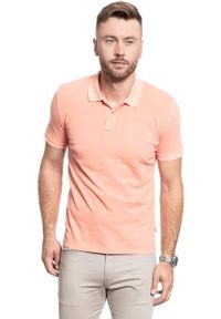 Wrangler - MĘSKA KOSZULKA POLO WRANGLER SS OVERDYE POLO MELON ORANGE W7F4KQA04 112131803. Typ kołnierza: polo #5