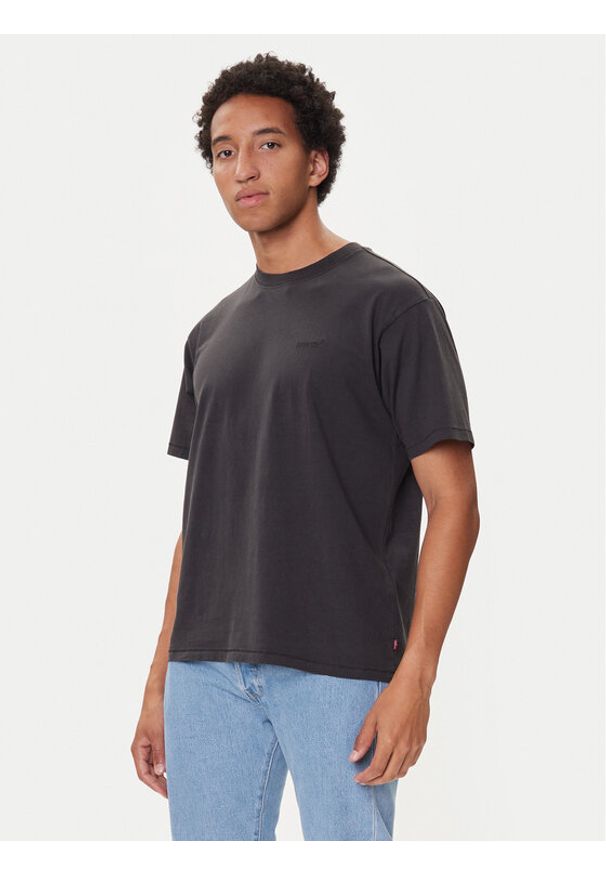 Levi's® T-Shirt Red Tab™ A0637-0001 Czarny Boxy Fit. Kolor: czarny. Materiał: bawełna
