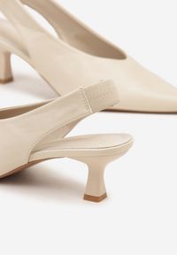 Renee - Beżowe Czółenka Sandały Vices na Kaczuszce Typu Slingback Liluriela. Okazja: na co dzień. Kolor: beżowy. Wzór: kwiaty. Sezon: lato. Obcas: na szpilce. Styl: casual, elegancki. Wysokość obcasa: średni #4