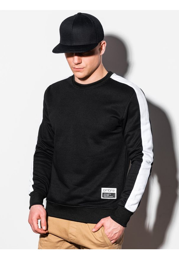 Czarna bluza Ombre Clothing bez kaptura, z aplikacjami