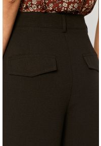 Vero Moda - Spodnie. Stan: podwyższony. Kolor: czarny. Materiał: tkanina, poliester, wiskoza, elastan. Wzór: gładki #3