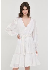 Guess sukienka kolor biały mini rozkloszowana. Kolor: biały. Materiał: tkanina. Długość rękawa: raglanowy rękaw. Typ sukienki: rozkloszowane. Długość: mini