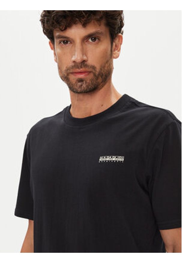 Napapijri T-Shirt Smallbox NP0A88TR Czarny Regular Fit. Kolor: czarny. Materiał: bawełna