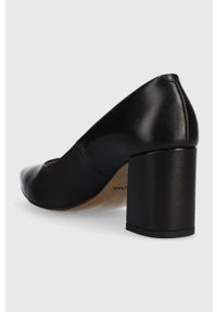 Wojas czółenka skórzane kolor czarny na słupku. Kolor: czarny. Materiał: skóra. Obcas: na słupku. Wysokość obcasa: średni #4