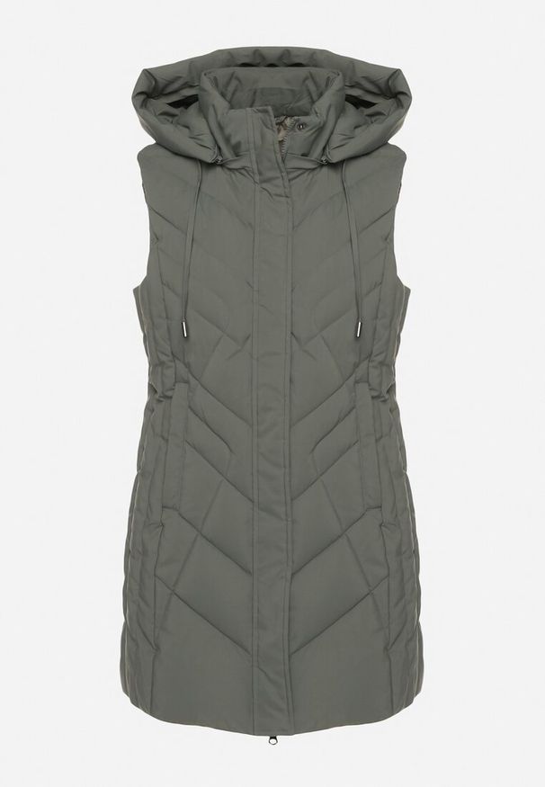 Born2be - Zielona Taliowana Kamizelka z Pikowanymi Przeszyciami i Kapturem Tuloria. Okazja: na spacer. Kolor: zielony. Materiał: jeans