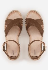 Born2be - Jasnobrązowe Plecione Sandały Boho VICES ze Skrzyżowanymi Paskami Aqiaria. Okazja: na co dzień. Zapięcie: pasek. Kolor: brązowy. Materiał: len. Sezon: lato. Styl: boho #7