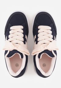 Renee - Granatowe Sneakersy Basic z Paskami na Boku Adila. Okazja: na co dzień. Zapięcie: pasek. Kolor: niebieski. Materiał: jeans. Wzór: paski. Obcas: na płaskiej podeszwie #2
