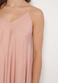 Born2be - Różowa Rozkloszowana Sukienka z Wiskozy z Cyrkoniami Ellitana. Okazja: na co dzień. Kolor: różowy. Materiał: wiskoza. Sezon: lato. Styl: klasyczny, casual, elegancki #4