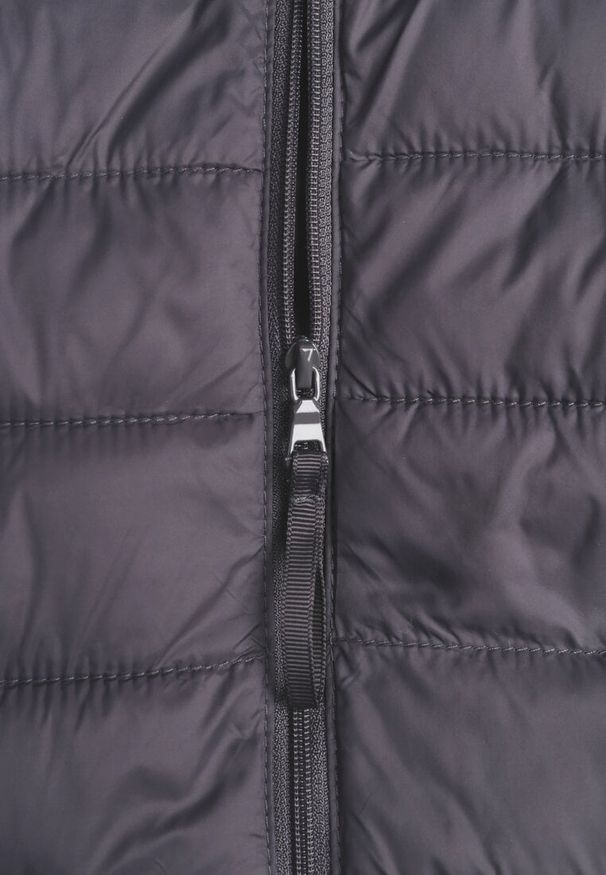 Renee - Szara Przejściowa Kamizelka z Pikowaniem i Kapturem Neatwenna. Okazja: na co dzień. Typ kołnierza: kaptur. Kolor: szary. Materiał: jeans. Styl: sportowy, casual, elegancki