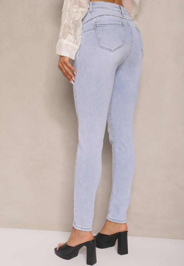 Renee - Jasnoniebieskie Jeansy z Bawełny Typu Skinny High Waist Morlevia. Okazja: na co dzień. Stan: podwyższony. Kolor: niebieski. Styl: casual