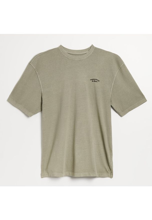 House - Szara koszulka z napisem Everything Is Fine - Zielony. Kolor: zielony. Wzór: napisy