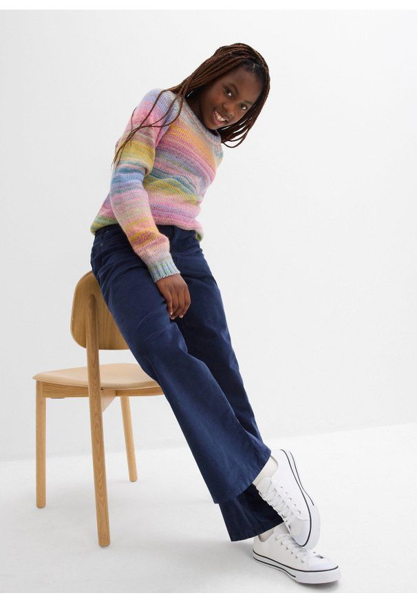 bonprix - Miękkie spodnie sztruksowe z bawełny organicznej nadającej się do recyklingu. Okazja: na co dzień. Kolor: niebieski. Materiał: sztruks, bawełna. Styl: młodzieżowy, casual, elegancki