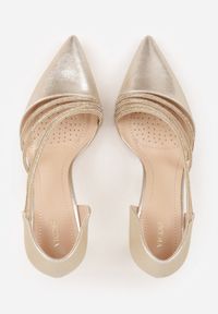 Born2be - Złote Eleganckie Szpilki VICES Zdobione Paskami z Cyrkoniami Thalasura. Okazja: na wesele, na ślub cywilny. Zapięcie: pasek. Kolor: złoty. Wzór: aplikacja. Obcas: na szpilce. Styl: elegancki #5