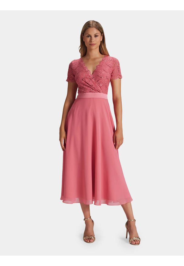 Swing Sukienka koktajlowa 5AG11100 Różowy Regular Fit. Kolor: różowy. Materiał: syntetyk. Styl: wizytowy