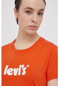 Levi's® - Levi's T-shirt bawełniany kolor pomarańczowy. Okazja: na co dzień, na spotkanie biznesowe. Kolor: pomarańczowy. Materiał: bawełna. Wzór: aplikacja. Styl: biznesowy, casual