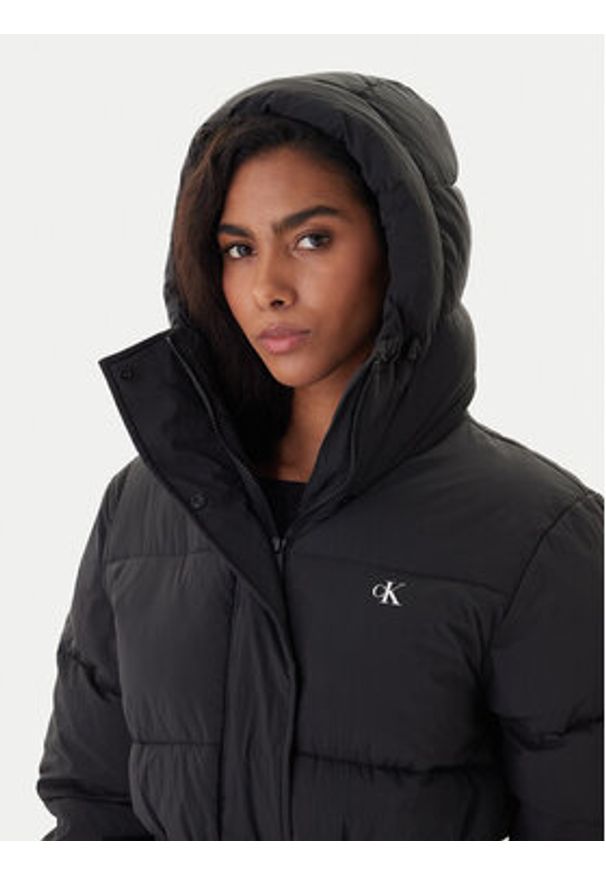 Calvin Klein Jeans Kurtka zimowa LV047D507G Czarny Regular Fit. Kolor: czarny. Materiał: syntetyk. Sezon: zima