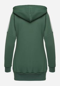 Born2be - Zielona Bluza z Kapturem o Dłuższym Fasonie Lindira. Typ kołnierza: kaptur. Kolor: zielony. Materiał: dzianina. Długość: długie #4