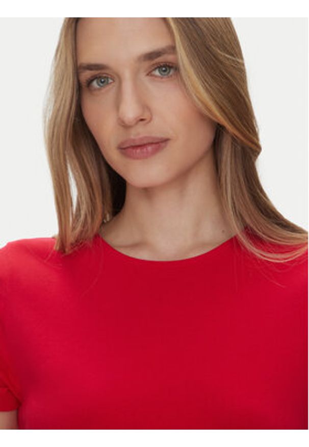 JDY Sukienka codzienna Ava 15321069 Czerwony Regular Fit. Okazja: na co dzień. Kolor: czerwony. Materiał: bawełna. Typ sukienki: proste. Styl: casual