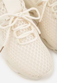 Renee - Beżowe Buty Sportowe Sneakersy na Platformie Ozdobionej Tłoczeniem Teliriella. Okazja: na co dzień. Zapięcie: sznurówki. Kolor: beżowy. Materiał: jeans. Wzór: aplikacja. Obcas: na platformie #2