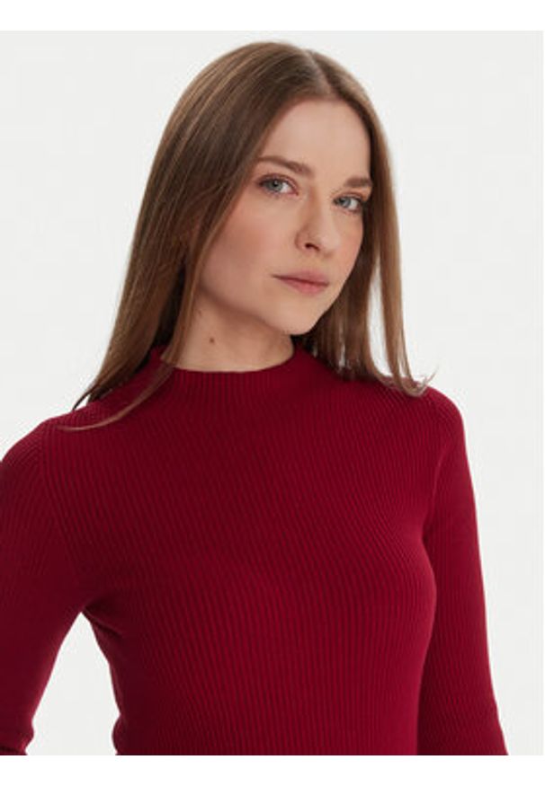 Kontatto Golf 3M0816C Czerwony Regular Fit. Typ kołnierza: golf. Kolor: czerwony. Materiał: syntetyk