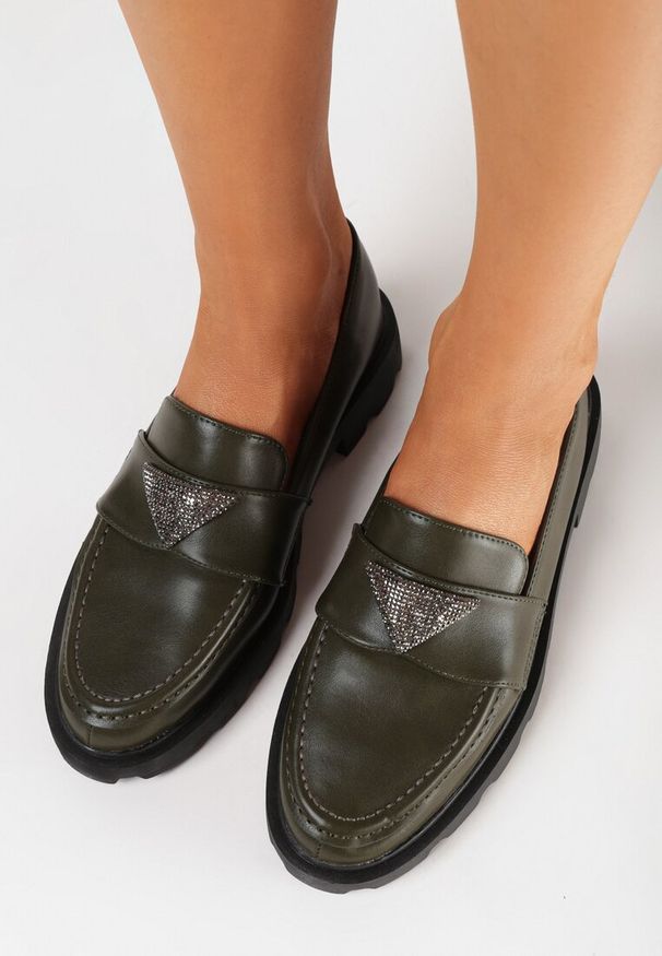 Born2be - Zielone Mokasyny na Grubej Podeszwie ze Wstawką ze Świecącego Materiału Nolira. Kolor: zielony. Materiał: materiał