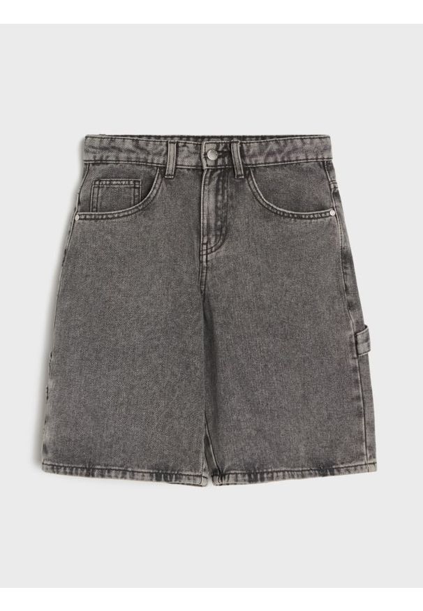 Sinsay - Szorty jeansowe z efektem sprania - szary. Kolor: szary. Materiał: jeans