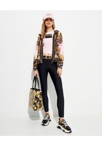 Versace Jeans Couture - VERSACE JEANS COUTURE - Kurtka z kapturem w jasnych odcieniach. Typ kołnierza: kaptur. Kolor: czarny. Długość rękawa: długi rękaw. Długość: długie. Wzór: nadruk #2