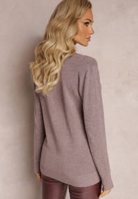 Renee - Fioletowy Sweter z Geometrycznym Wzorem o Klasycznym Fasonie Sunnhild. Kolor: fioletowy. Wzór: geometria. Sezon: jesień, zima. Styl: klasyczny #4